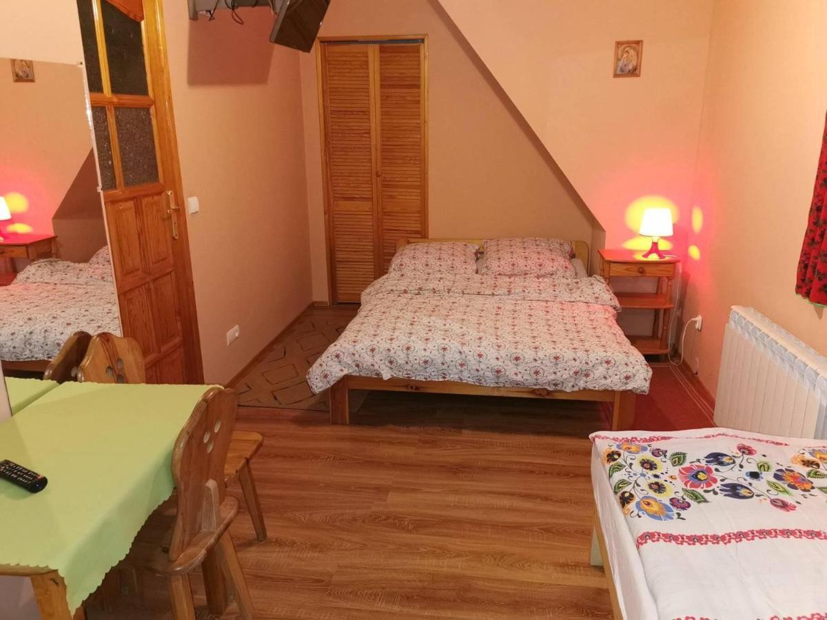 Wynajem Pokoi Guest House Чарни Дунаец Екстериор снимка